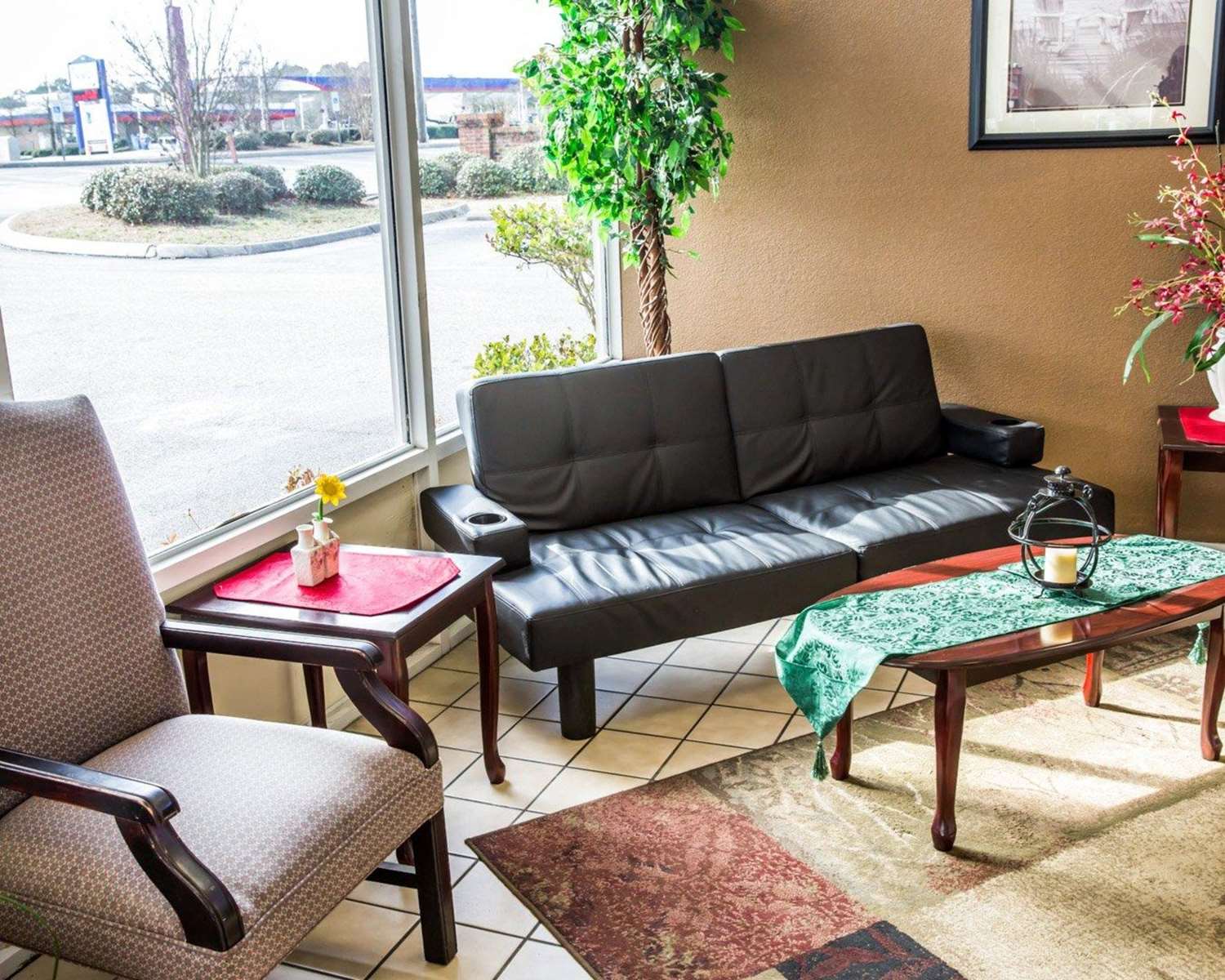 Rodeway Inn and Suites Wilmington North 15/28