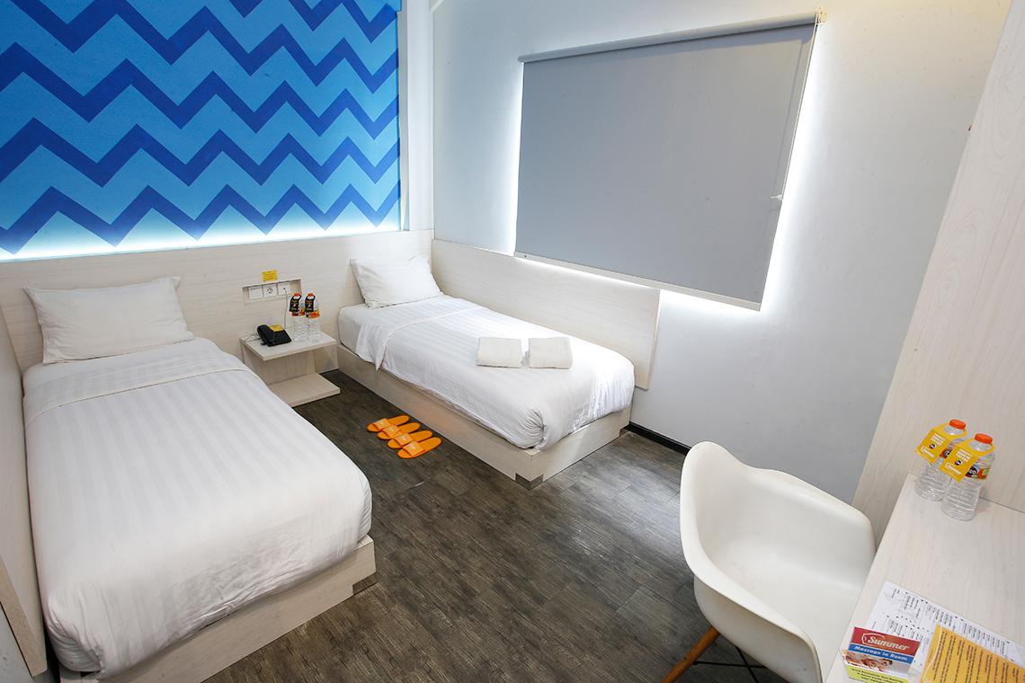 Summer Bed and Breakfast Hotel 9/26