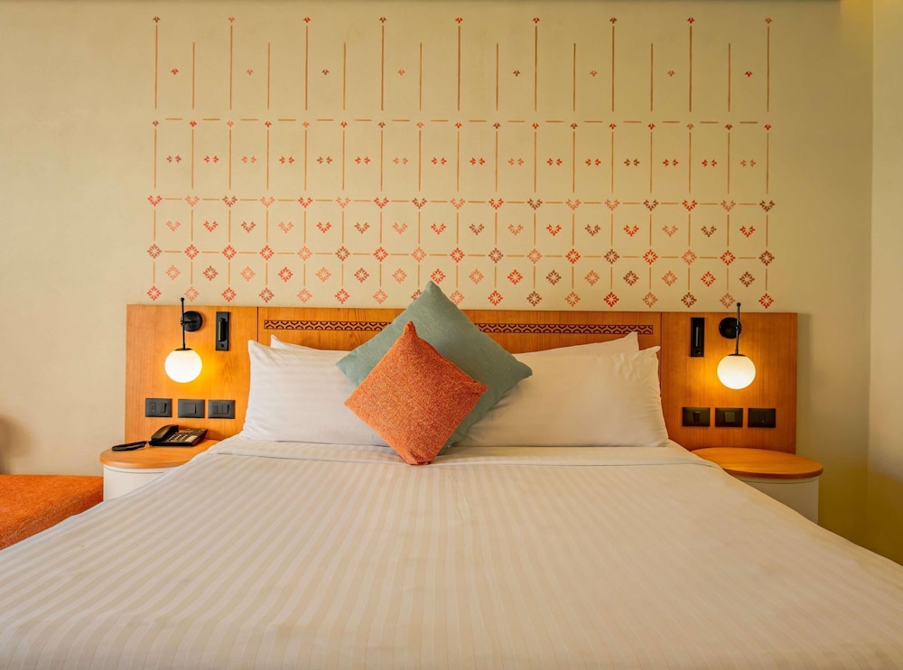 Superior, Suite, King Bed, Beach Side, Sea View
