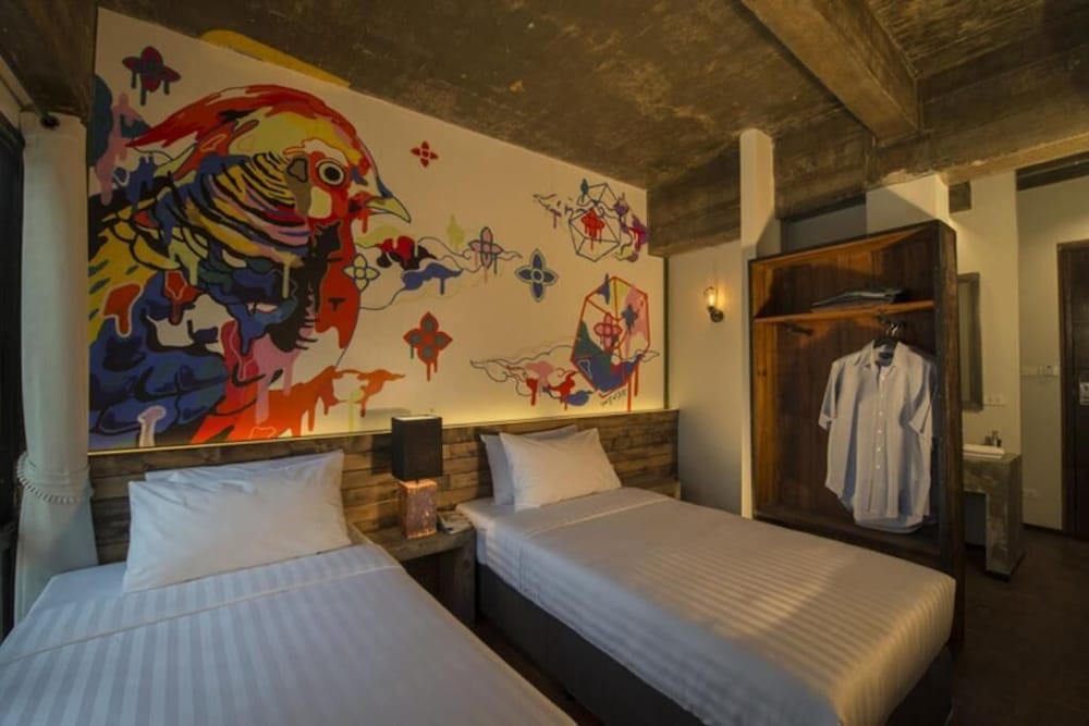 SUPERIOR, TWIN BEDS