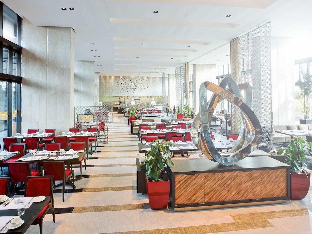 NOVOTEL KOLKATA HOTEL AND RESIDENCES 67/74