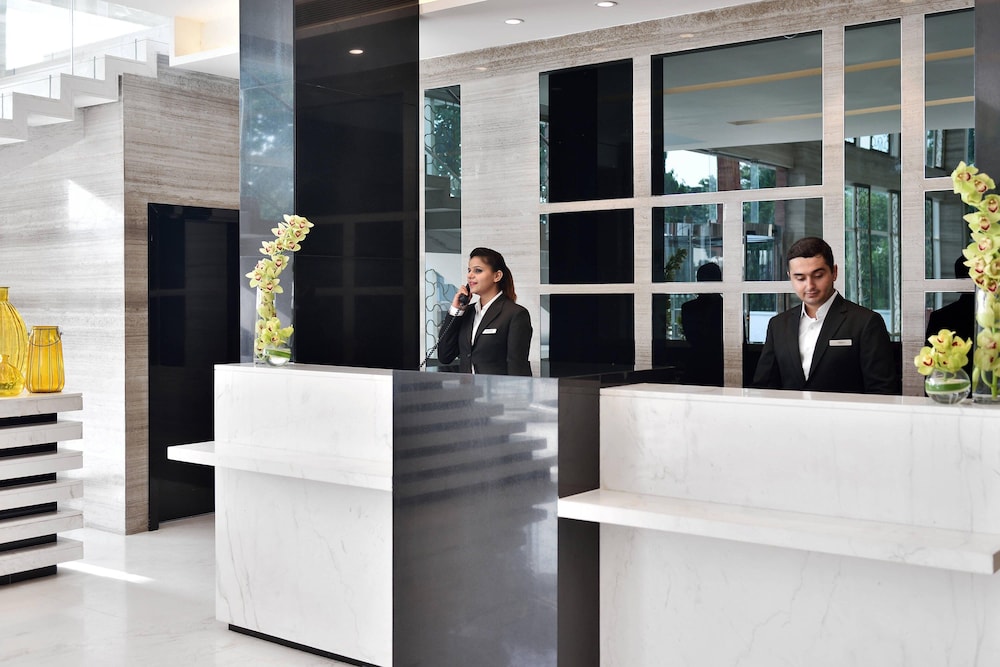 Renaissance Lucknow Hotel 5/65