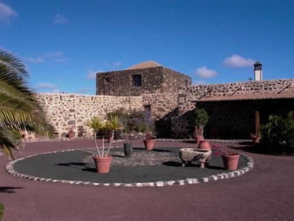 Hotel Rural Mahoh 61/64