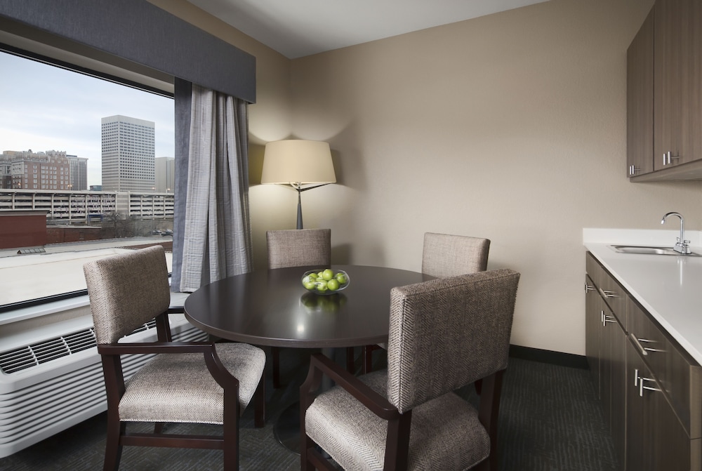 Holiday Inn Express & Suites Oklahoma City Dwtn - Bricktown 36/55