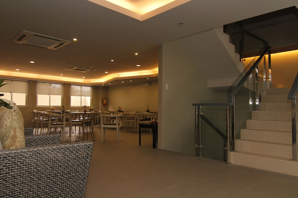 Cebu Hotel Plus 42/55