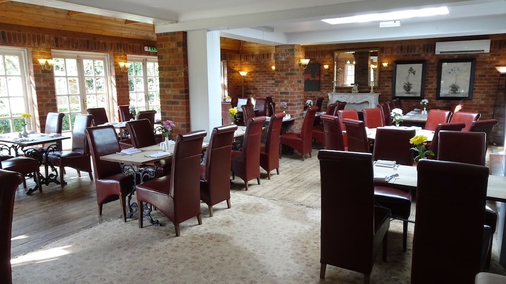 The Furze Bush Inn 20/33