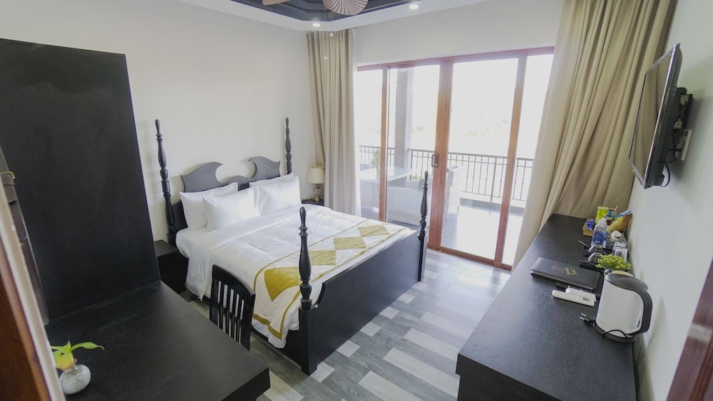 Phong Nha Lake House 24/74