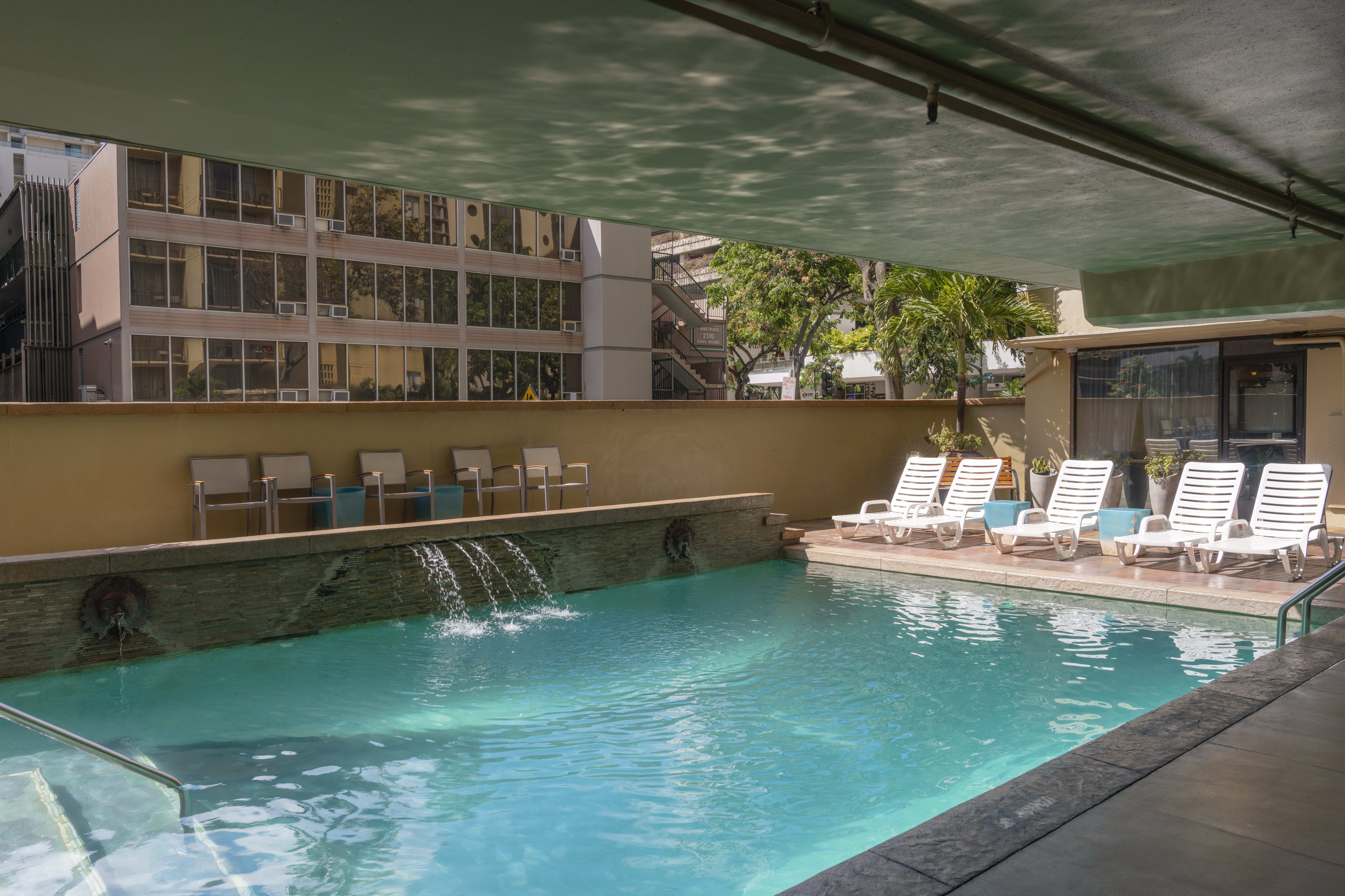 Ohia Waikiki Studio Suites 12/99