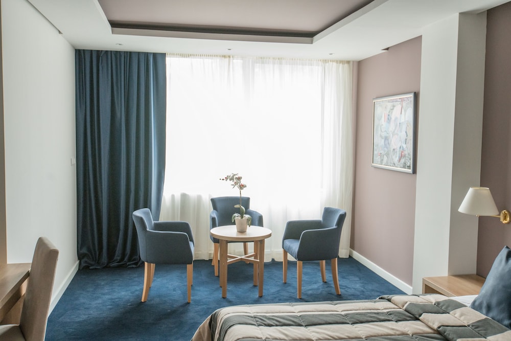 New City Hotel and Restaurant Nis 45/56