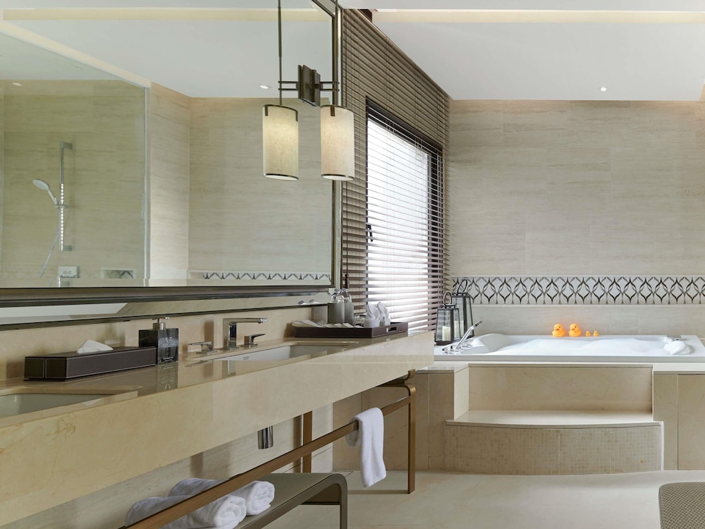 V Villas Phuket - MGallery 76/77