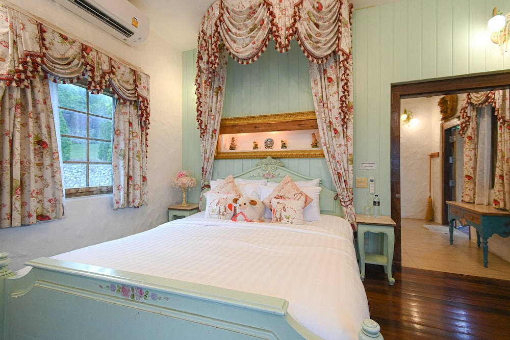 Swiss Valley Hip Resort Ratchaburi 14/50