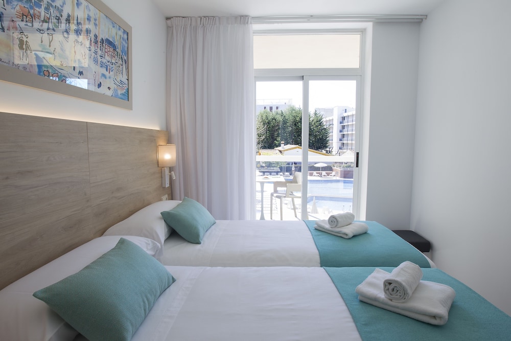 Aparthotel Cye Holiday Centre 13/57