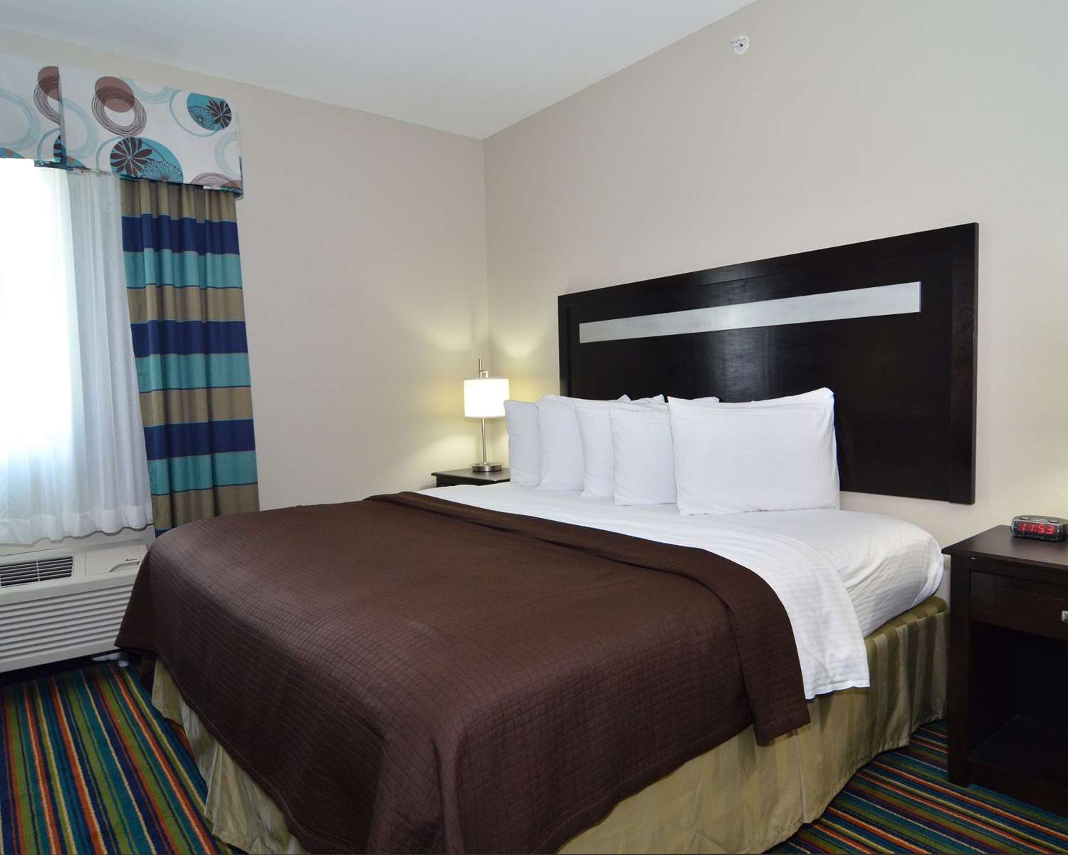 Suite, King Bed