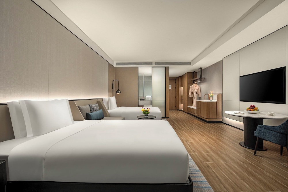 Standard, 2 Double Beds, Ocean Front, High Floor، Crowne Plaza Sanya Yazhou Bay by IHG 1/6