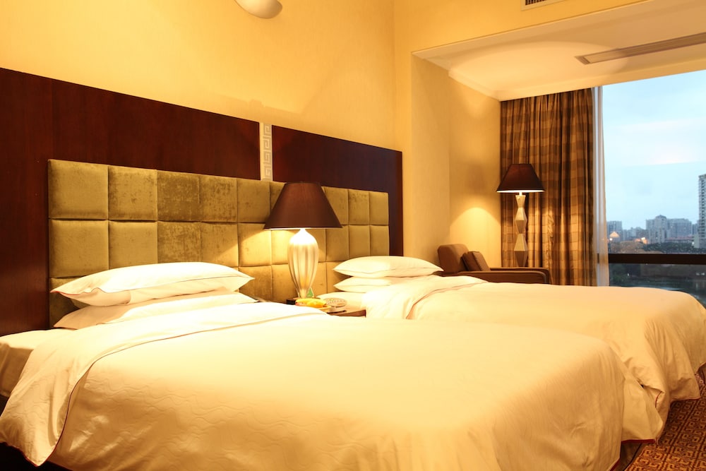 Dong Fang Hotel 17/74