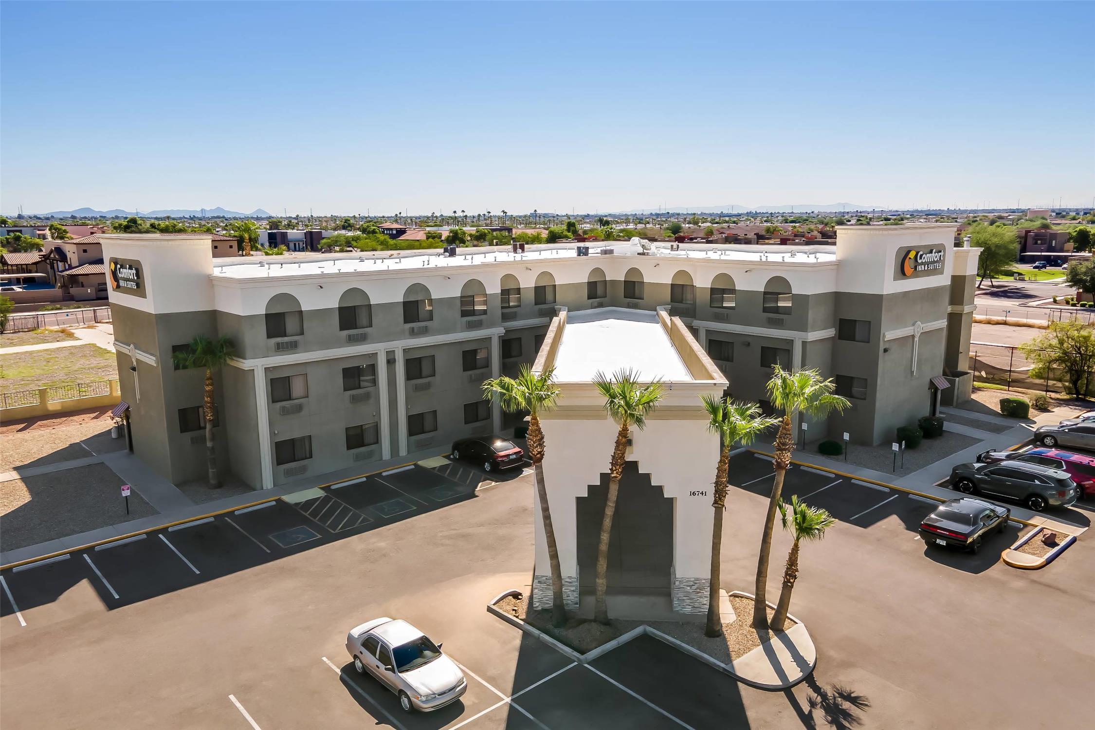 Comfort Inn and Suites Surprise Near Sun City West 51/55