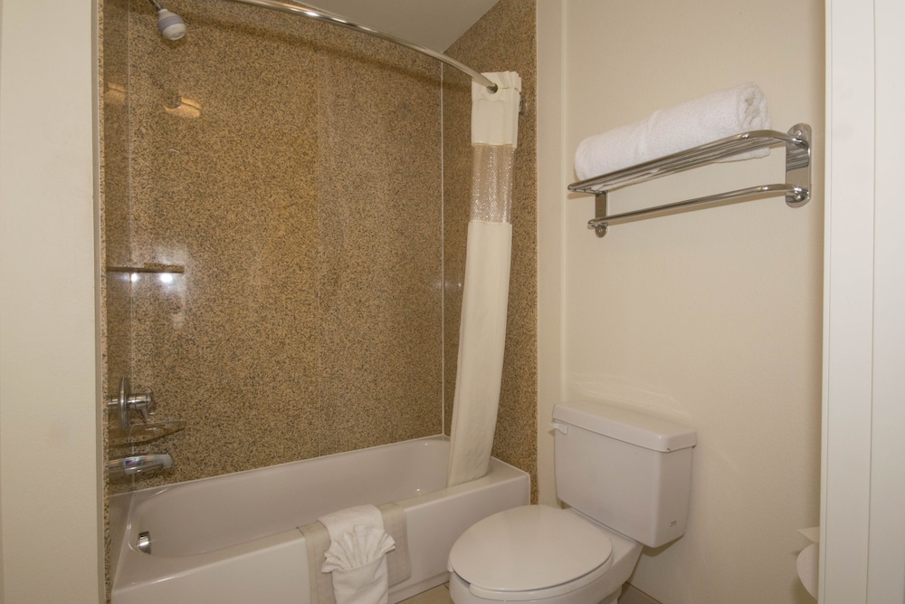 Executive Residency by Best Western Victorville 8/24