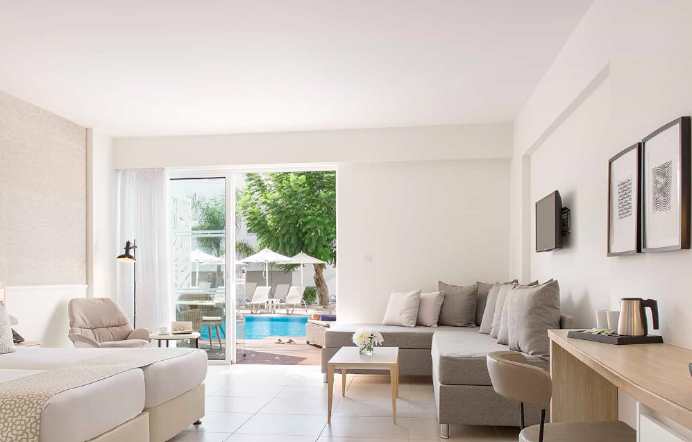 Swim Up, Junior Suite