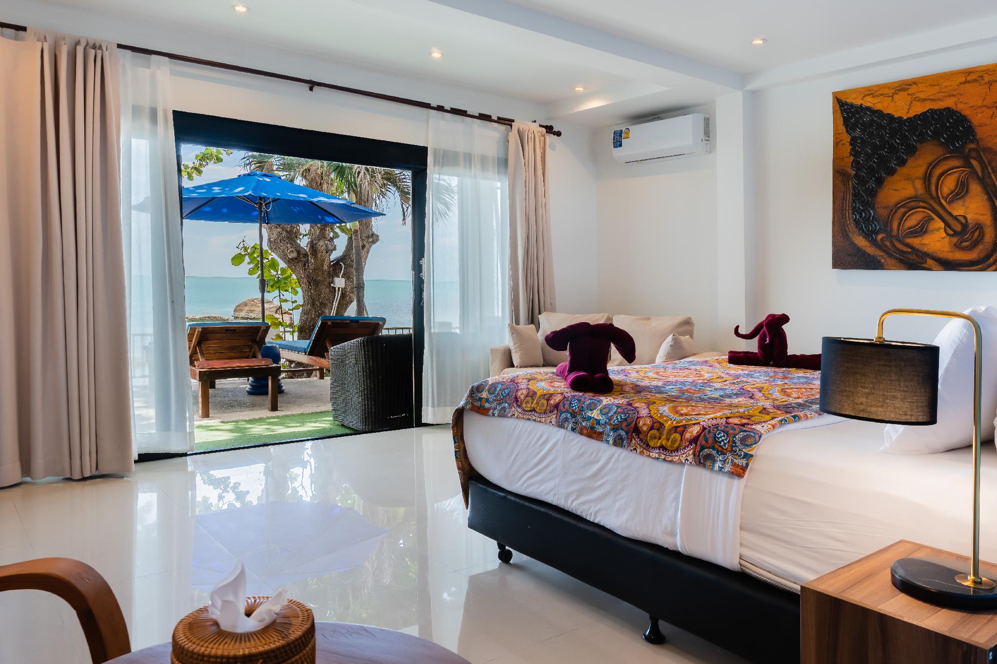 Deluxe, Beach Front