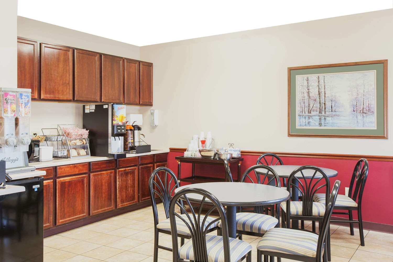 Super 8 by Wyndham Mason City 6/8