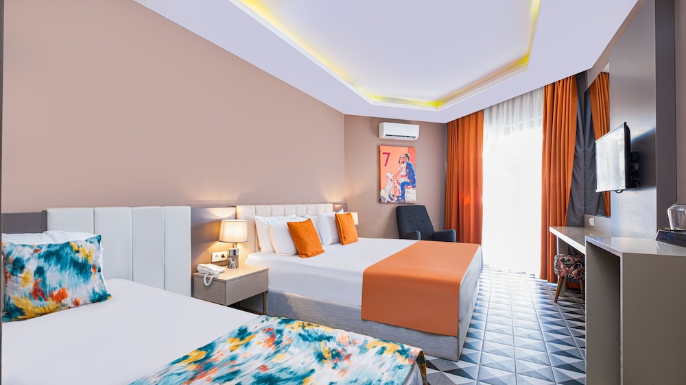 Feniks Hotel 22/61