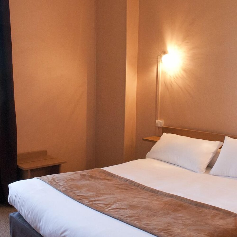 Hotel Des Pyrenees 7/37