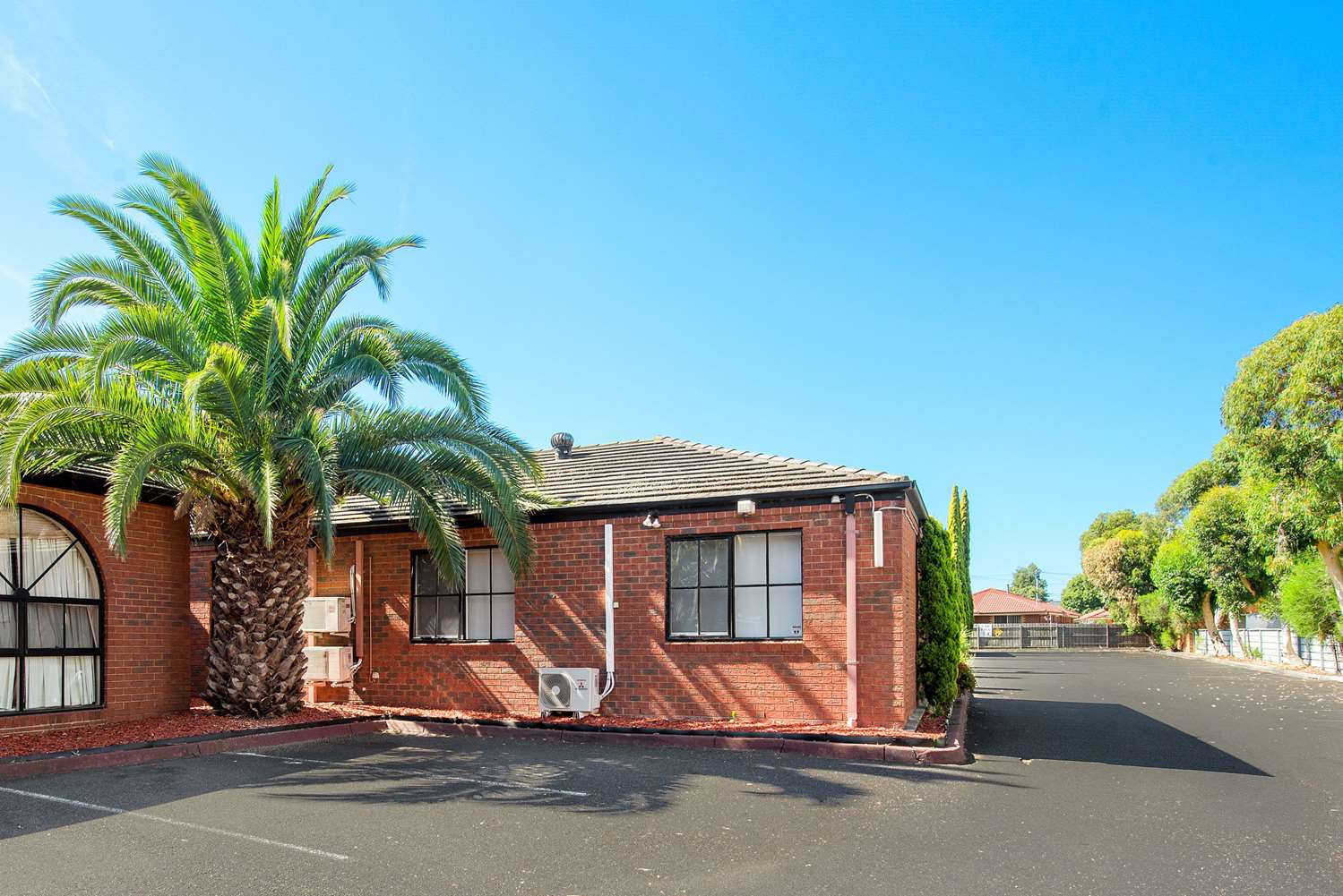 Comfort Hotel Dandenong 28/29