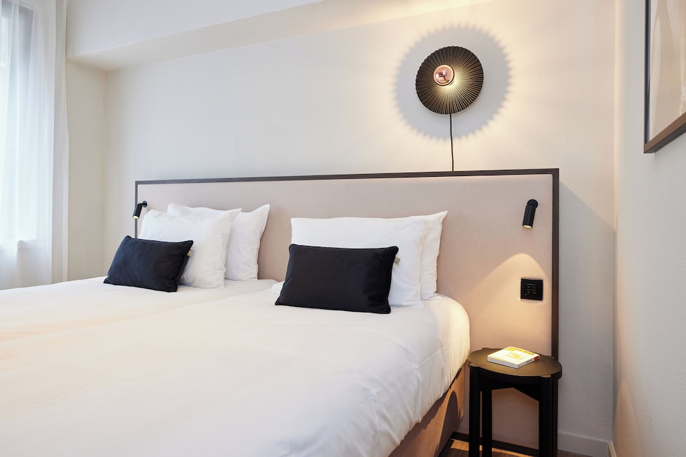 Room, Queen Bed, Small, BEST WESTERN IMPERIAL 2/3