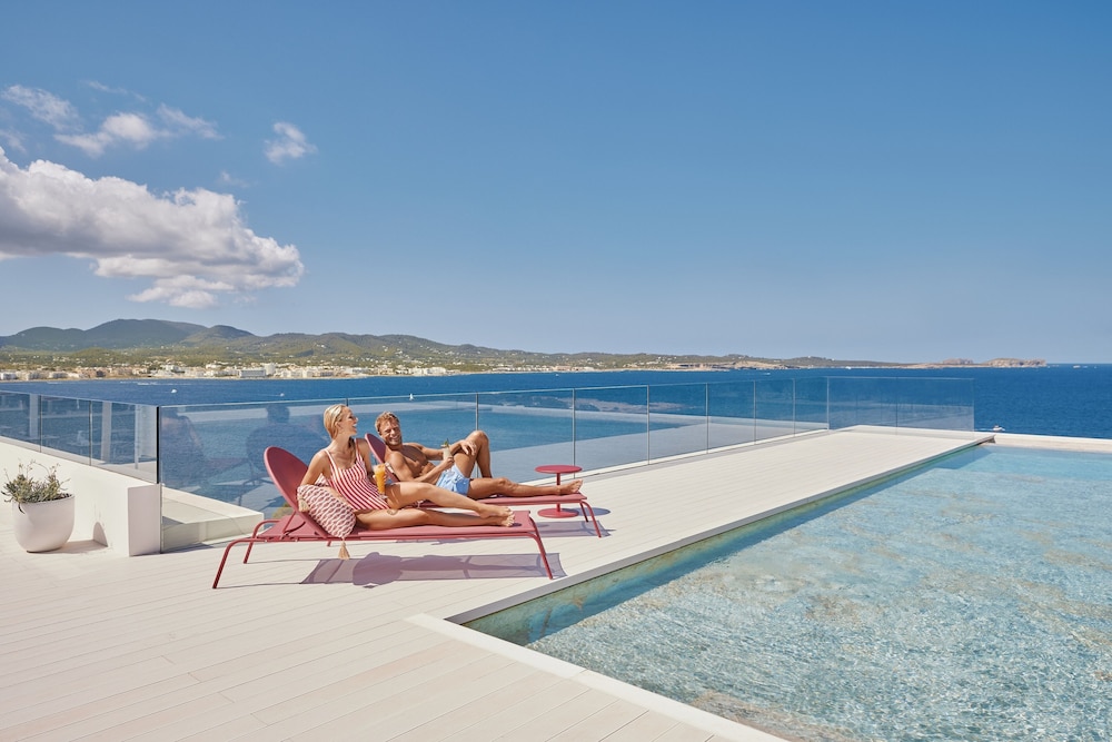 The Signature Level at TRS Ibiza Hotel 48/60