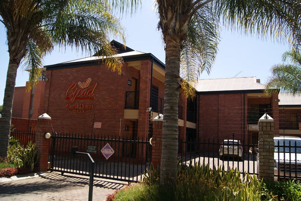 Cycad Guest House 4/50