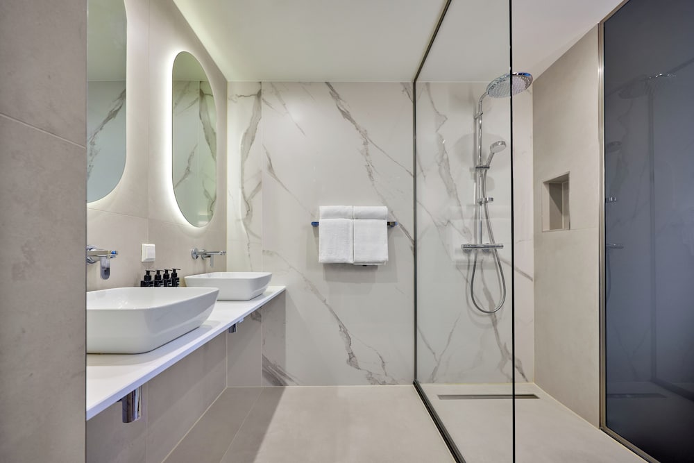 Westcord Art Hotel Amsterdam 4 stars 68/70