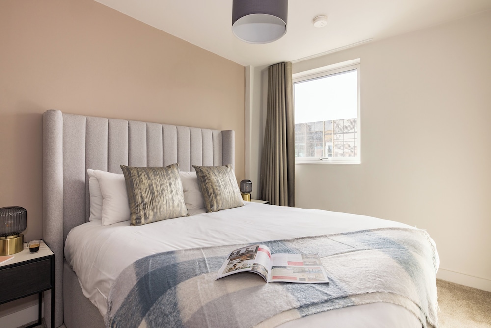 1 BEDROOM, APARTMENT, DOUBLE BED