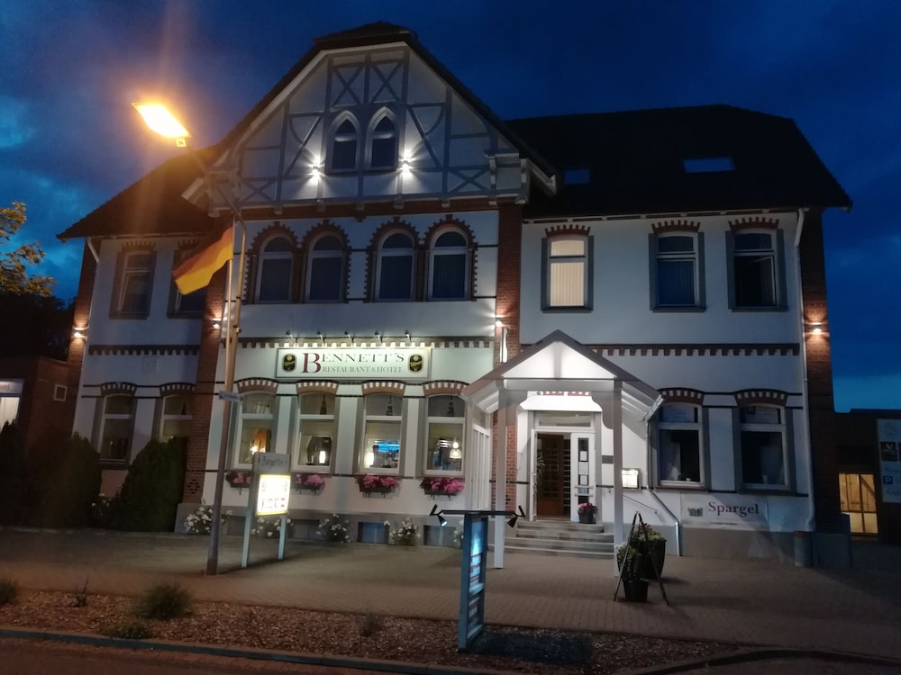 Bennett's Restaurant & Hotel 1/36