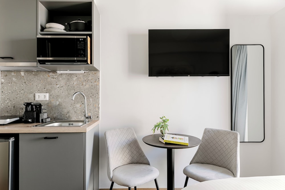 B48 Athens Dafni 53/60