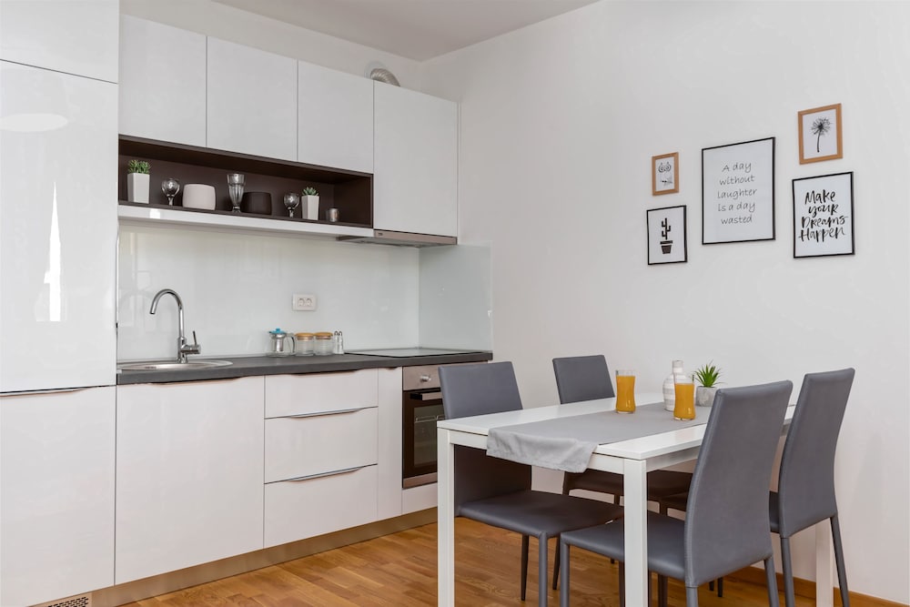 Apartments Krug 34/39