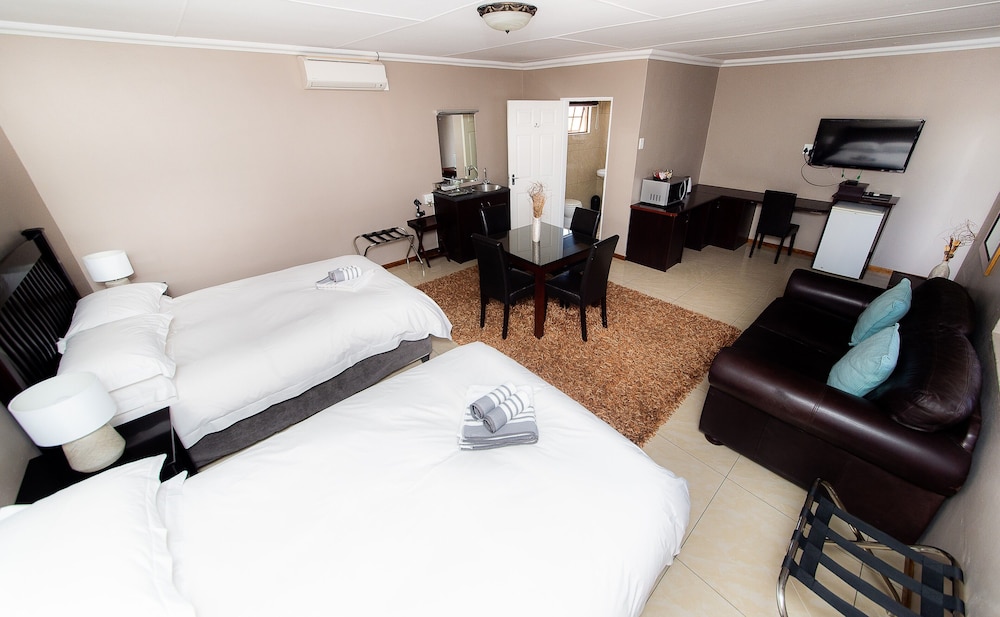 Kleinplasie Guest House 8/29