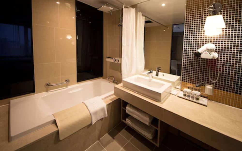 Jeju Noblepia Hotel 24/26