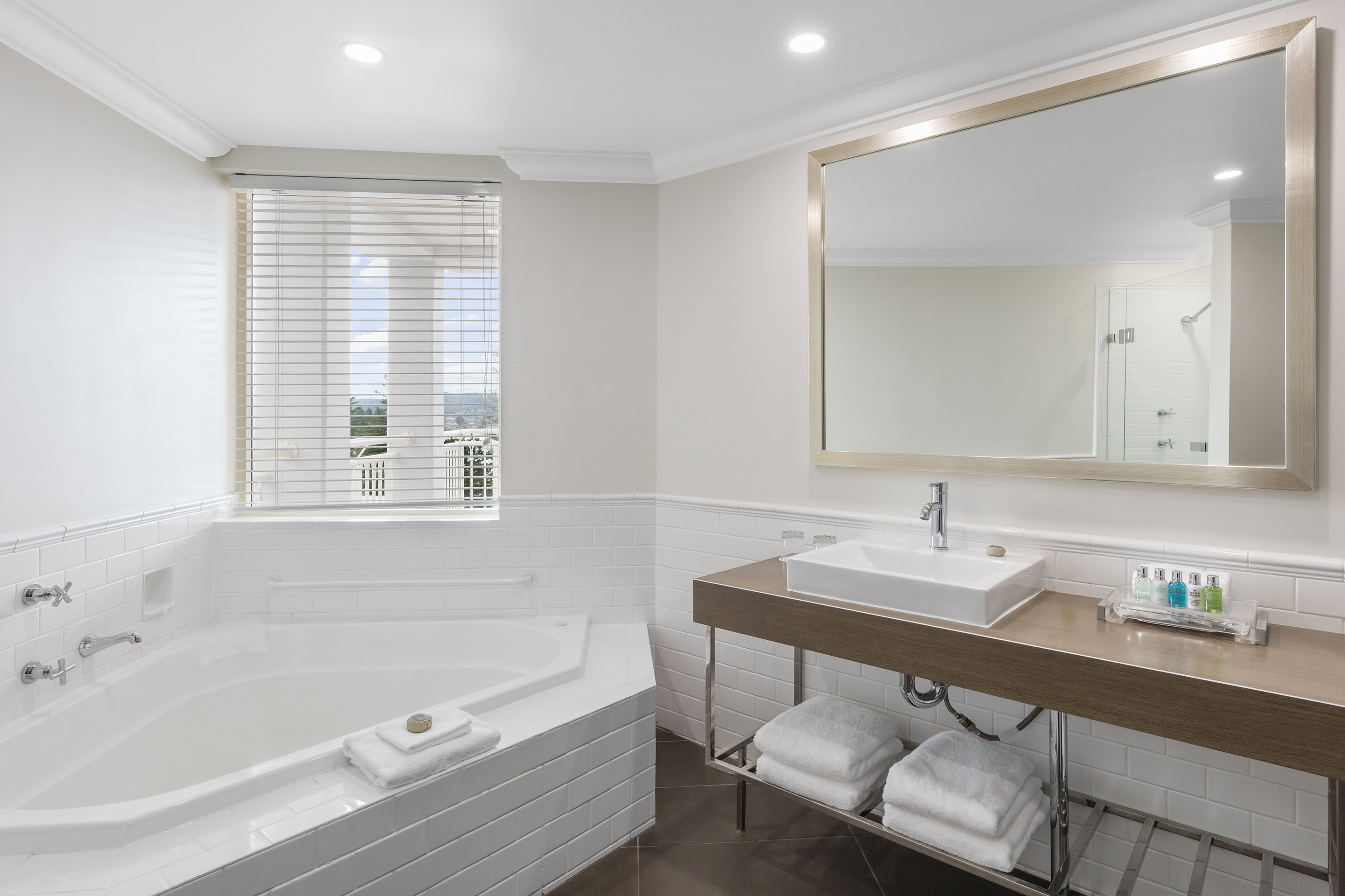 Crowne Plaza Terrigal 74/75