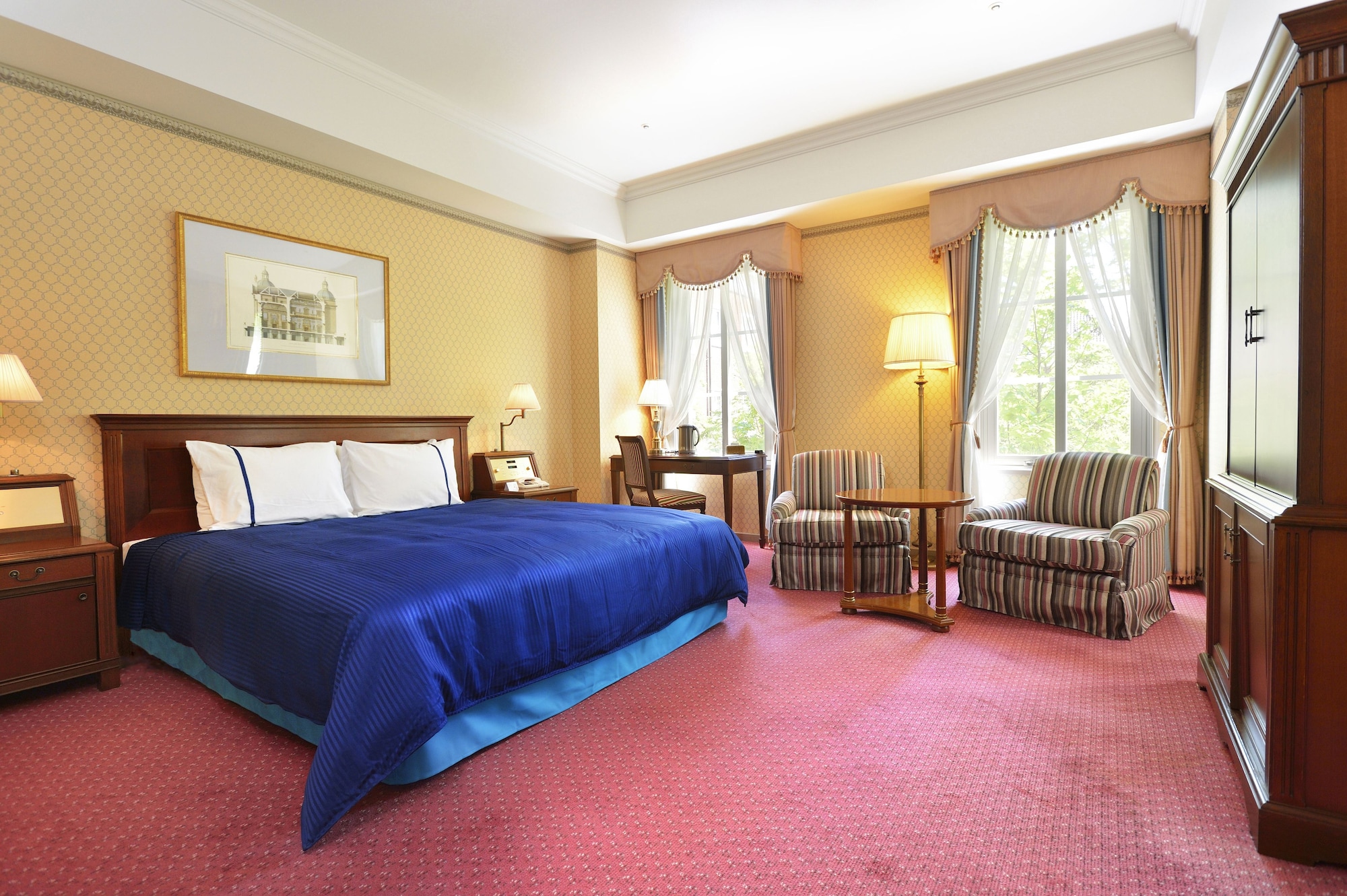 SUPERIOR, KING BED