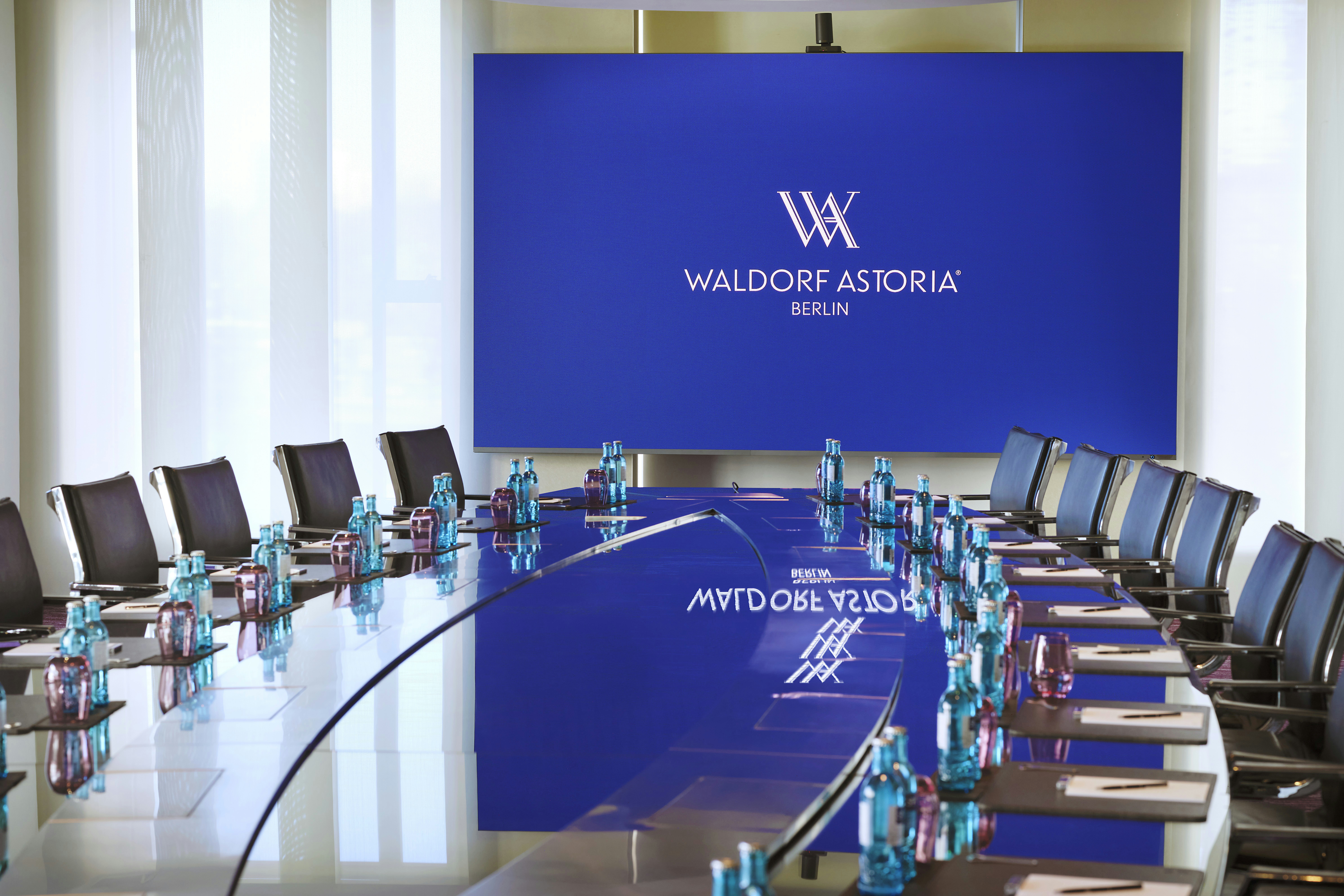 Waldorf Astoria Hotel 63/68