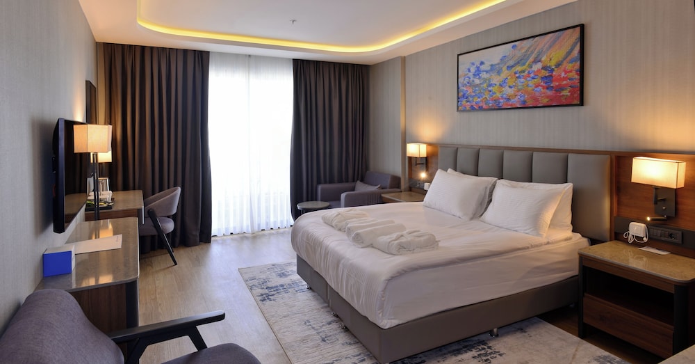 Azura World Hotel 12/46