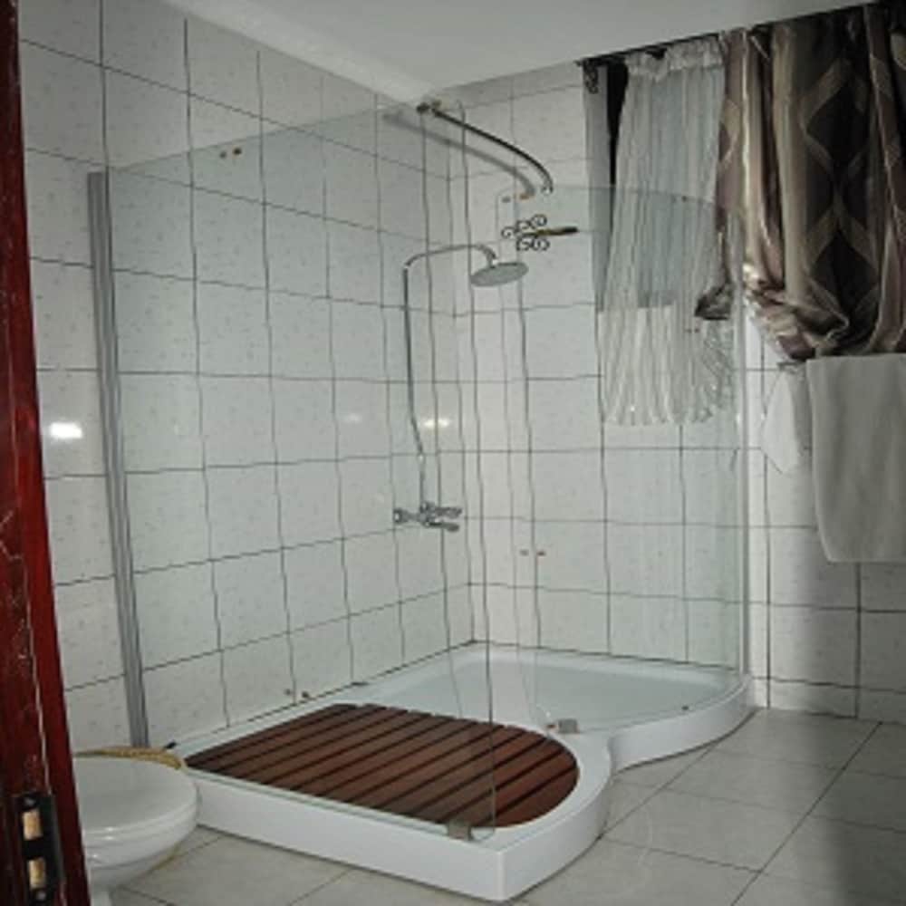 Best Outlook Hotel 49/50