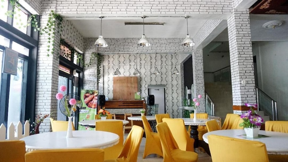 Satya Graha Hotel 38/79