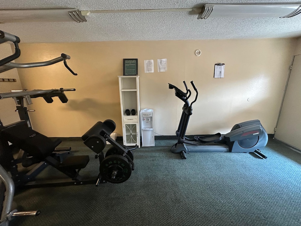 Hotel Red Rose by Townhouse Covington I-64 31/56