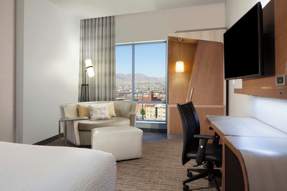 غرفة بسرير كينج مع أريكة، Hotel Courtyard By Marriott el Paso Downtown Convention Center 6/8