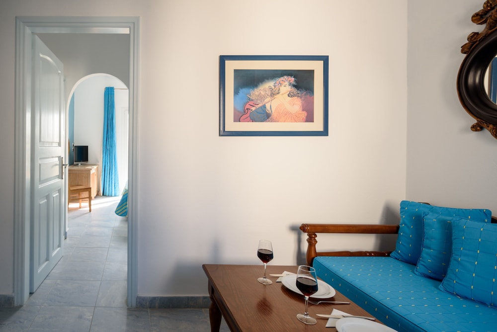 Alesahne Beach Hotel 53/74