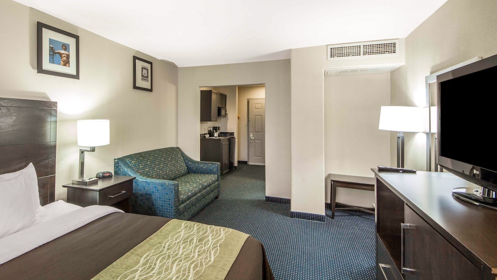 Quality Inn Tulsa-Downtown West 13/27