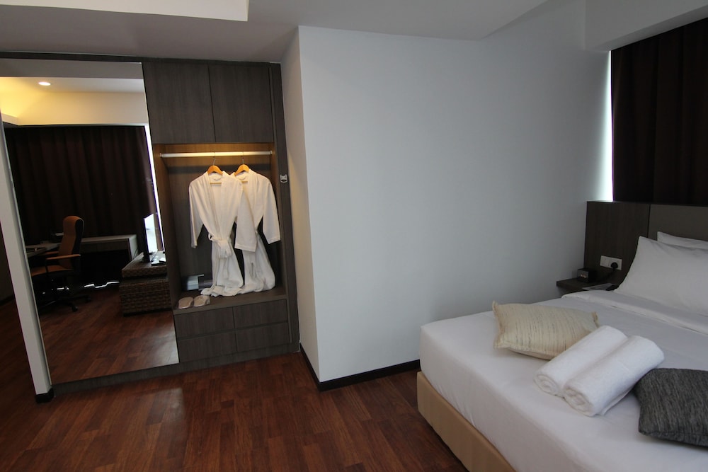 Nexus Regency Suites & Hotel 22/69