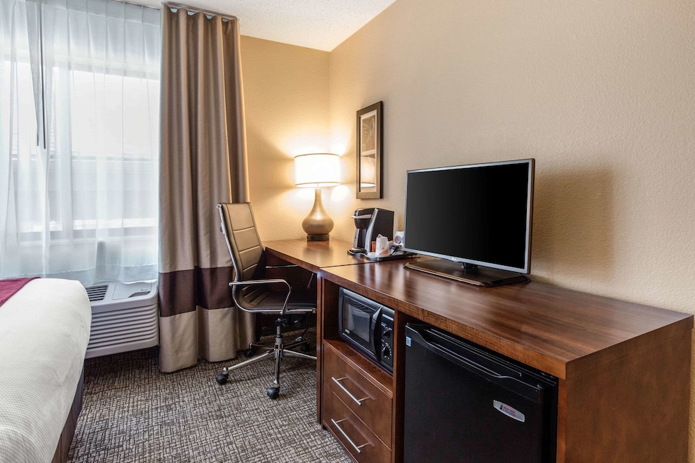 Comfort Inn La Porte, IN 23/26