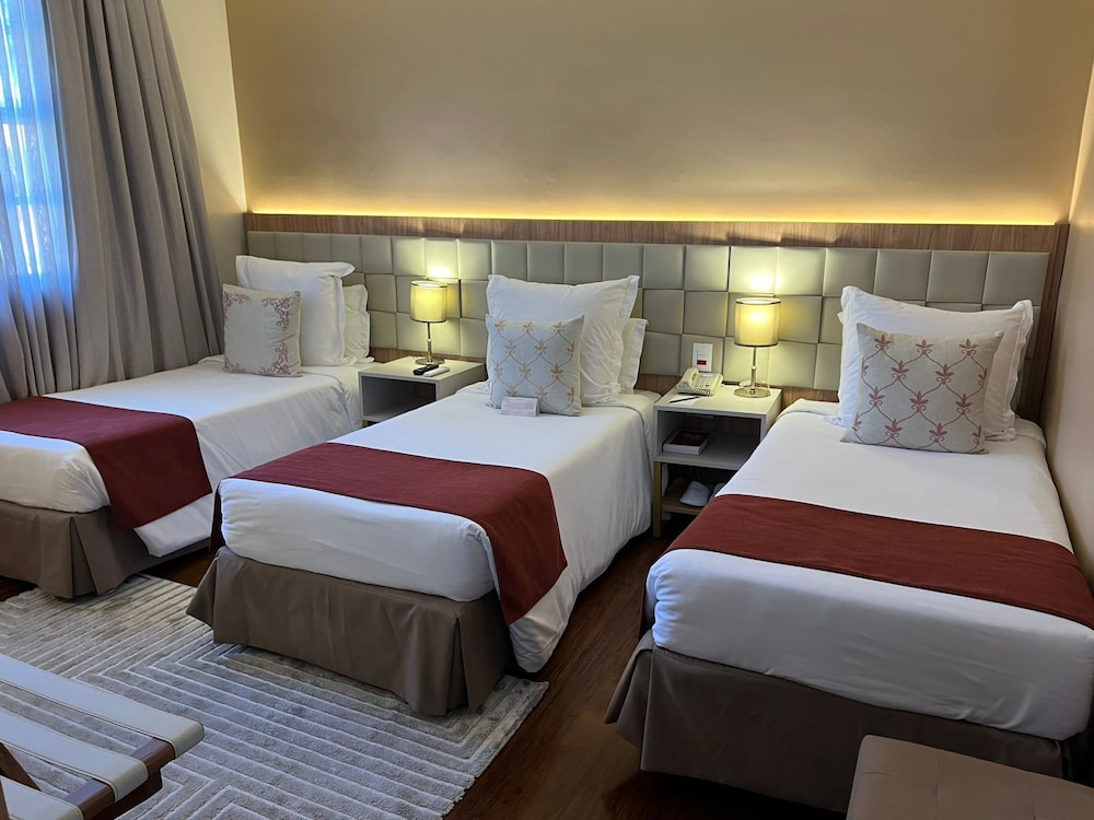 SUPERIOR, TRIPLE, TWIN BEDS